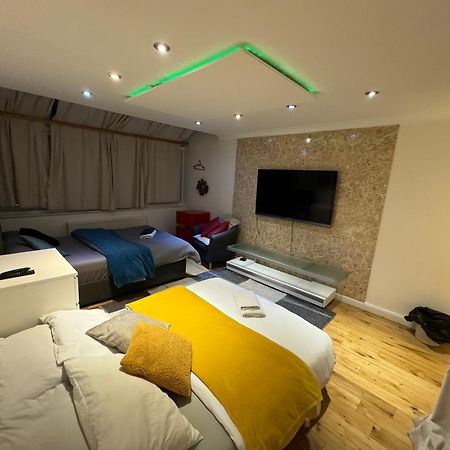 Cozy Rooms Near Central London Exterior foto