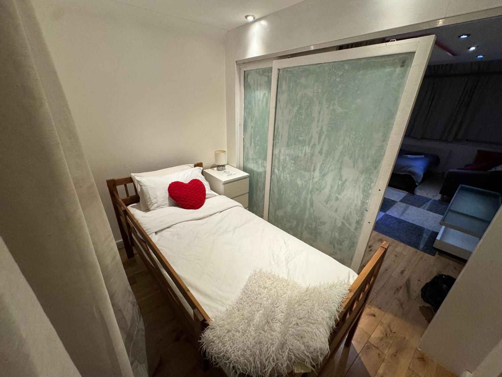 Cozy Rooms Near Central London Exterior foto
